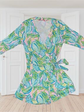 🆕#27~Lilly Pulitzer Pink, Green & Aqua Tropical Wrap Romper, Size Med